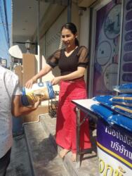 แจกข้าวสาร 100 ถุง-14