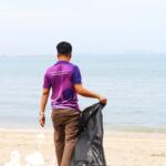 กิจกรรมเก็บขยะชายหาด