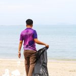 กิจกรรมเก็บขยะชายหาด